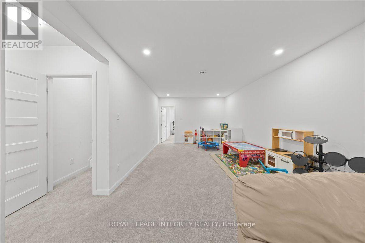 6 Rutile Street Property Photo 35