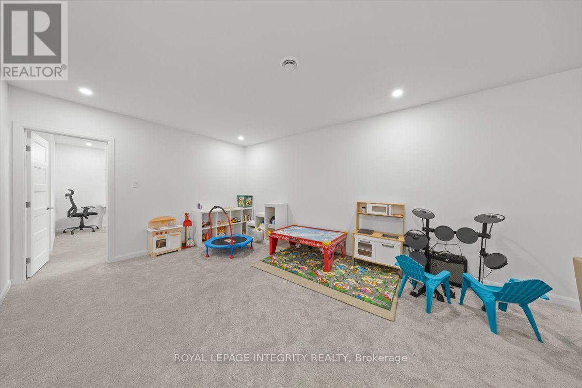 6 Rutile Street Property Photo 36