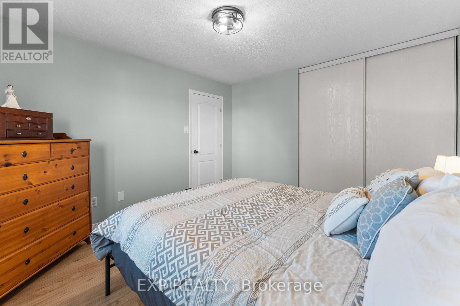 108 Mclachlin Street S Property Photo 23