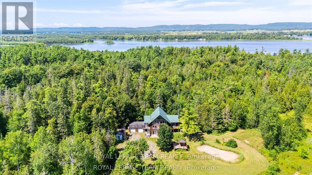 4984 Dunrobin Road Property Photo 1