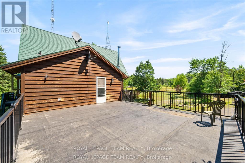 4984 Dunrobin Road Property Photo 7