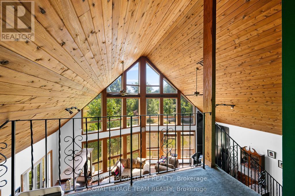 4984 Dunrobin Road Property Photo 8