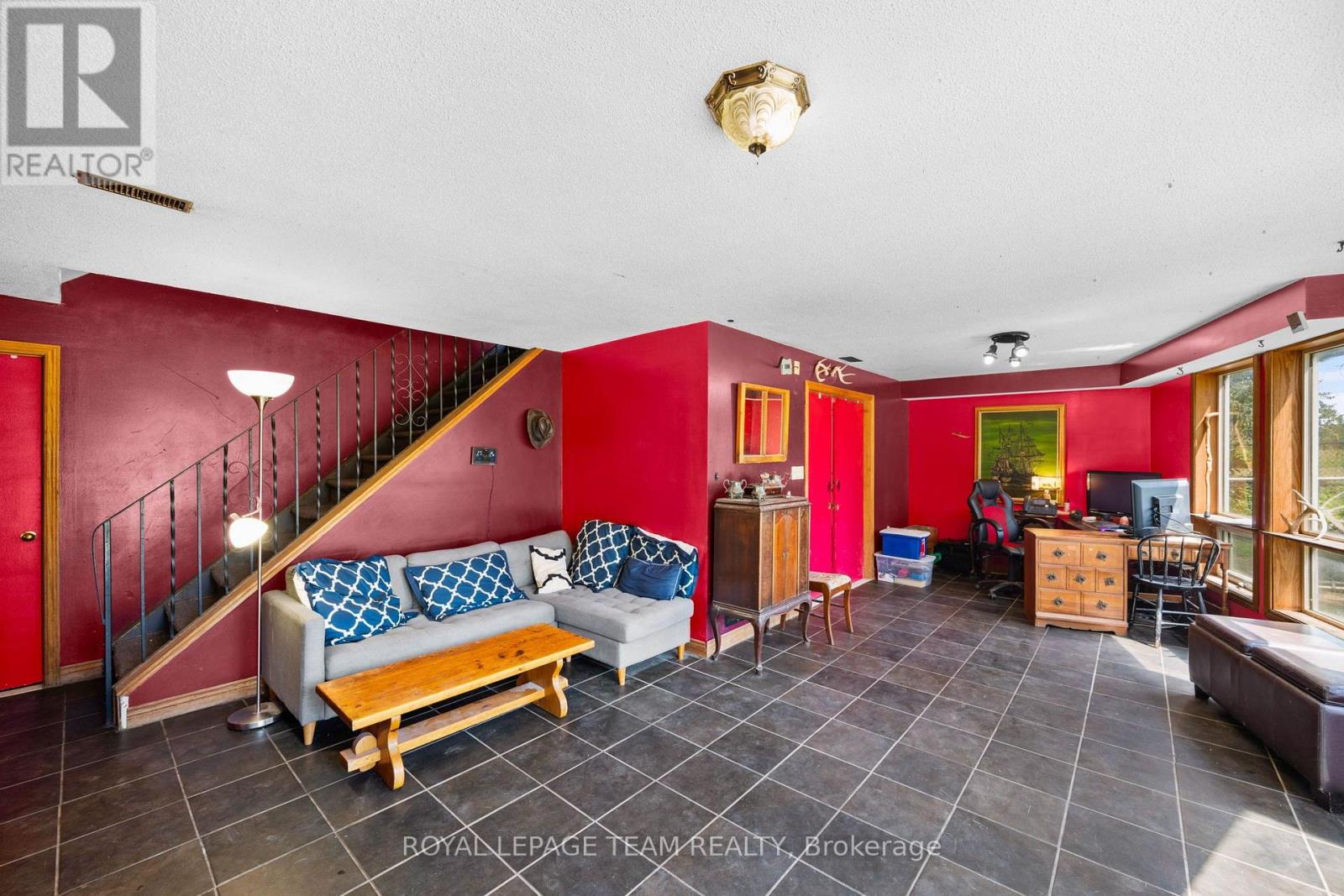 4984 Dunrobin Road Property Photo 13