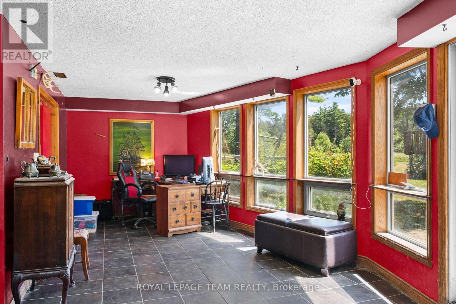4984 Dunrobin Road Property Photo 15
