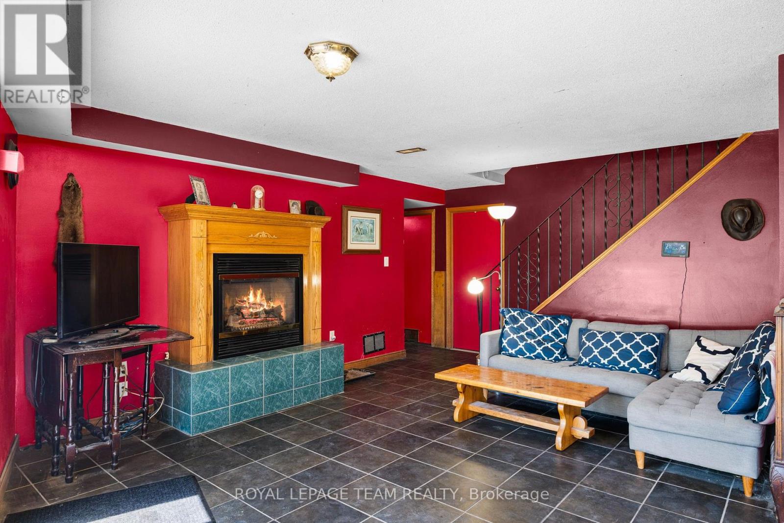 4984 Dunrobin Road Property Photo 16
