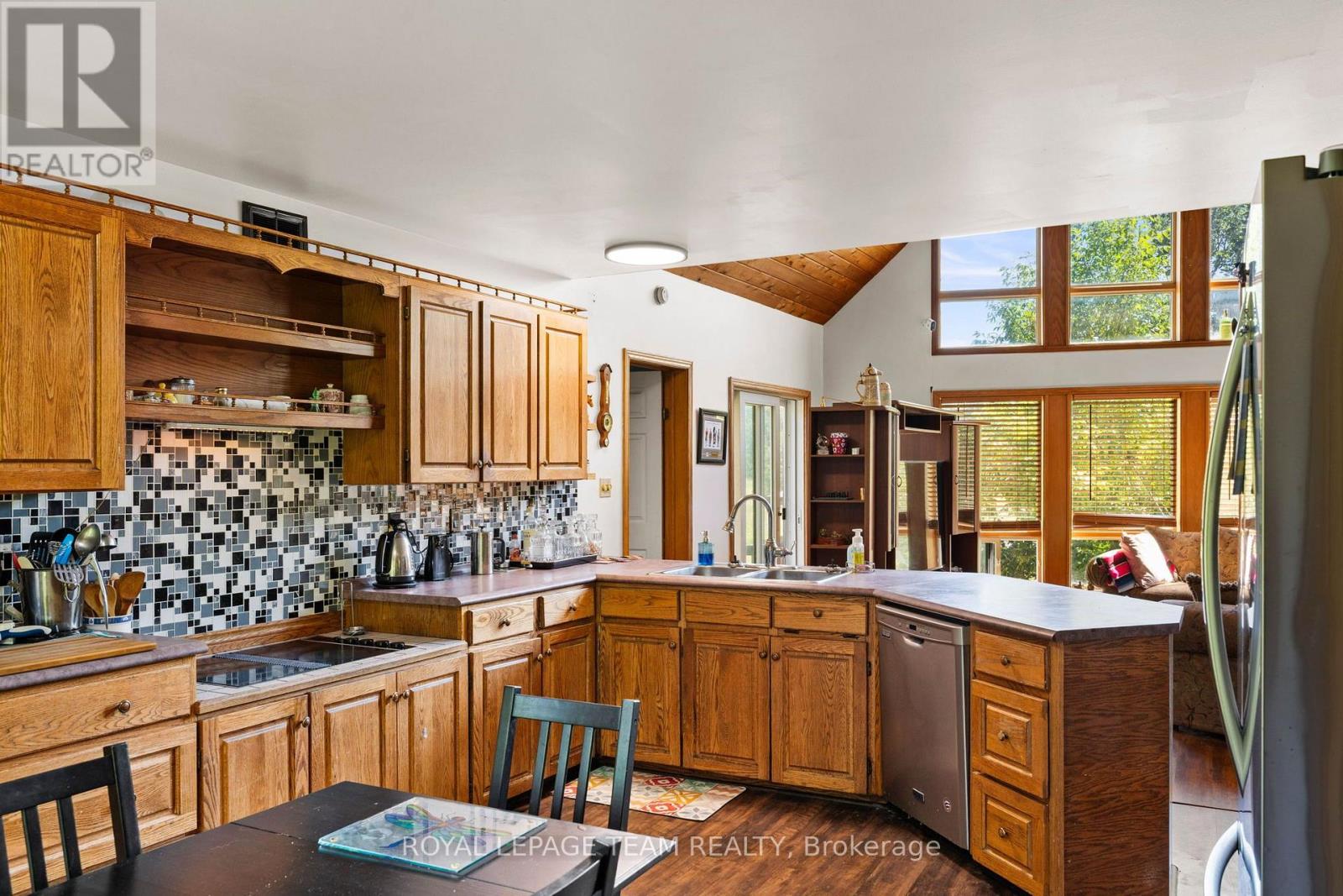 4984 Dunrobin Road Property Photo 22