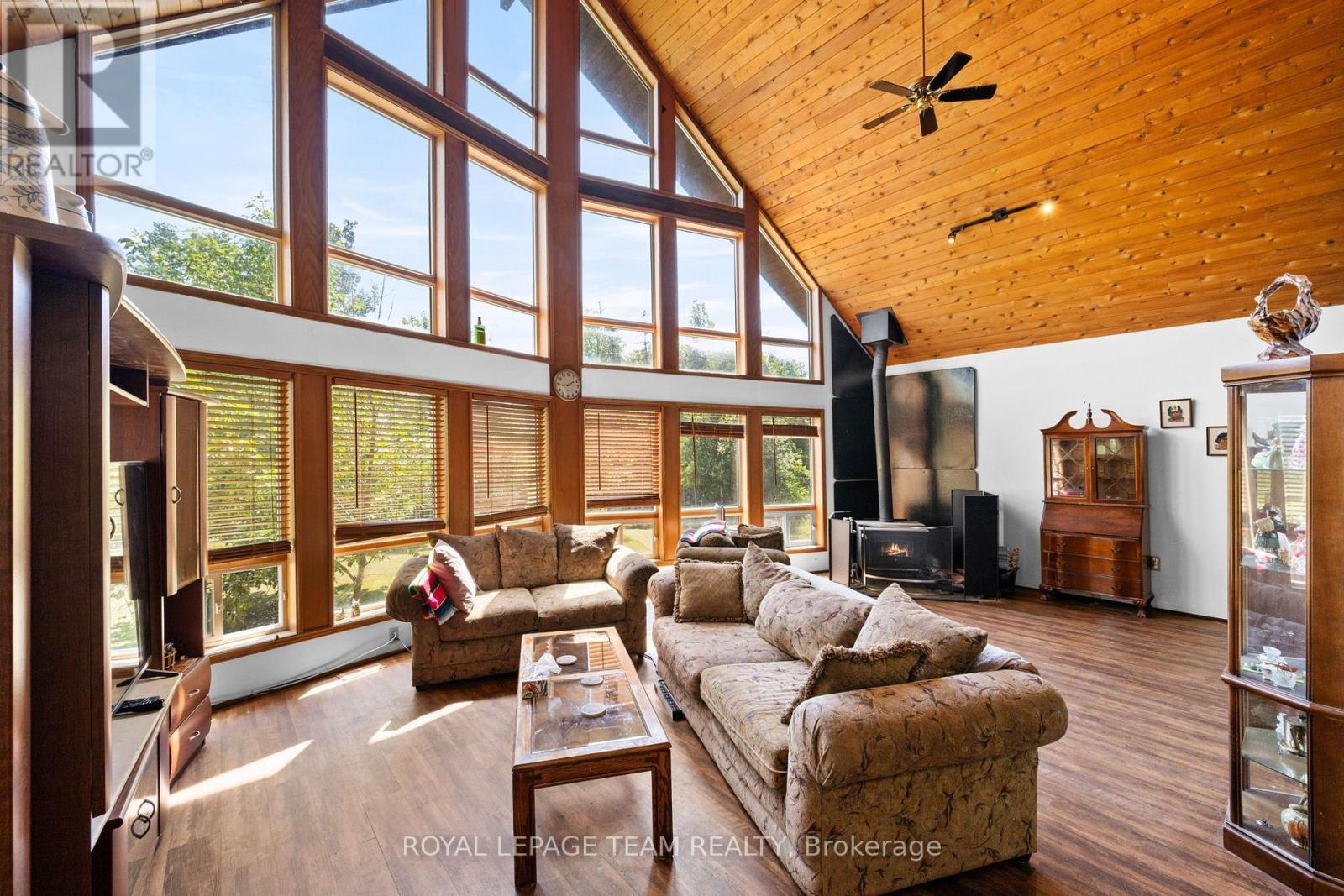 4984 Dunrobin Road Property Photo 28