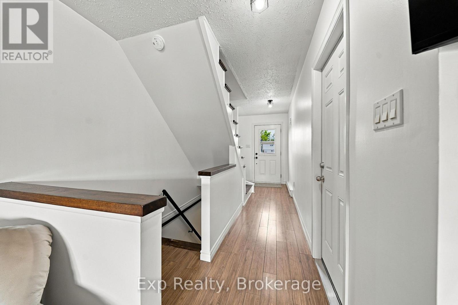 D - 50 Cascade Boulevard Property Photo 9