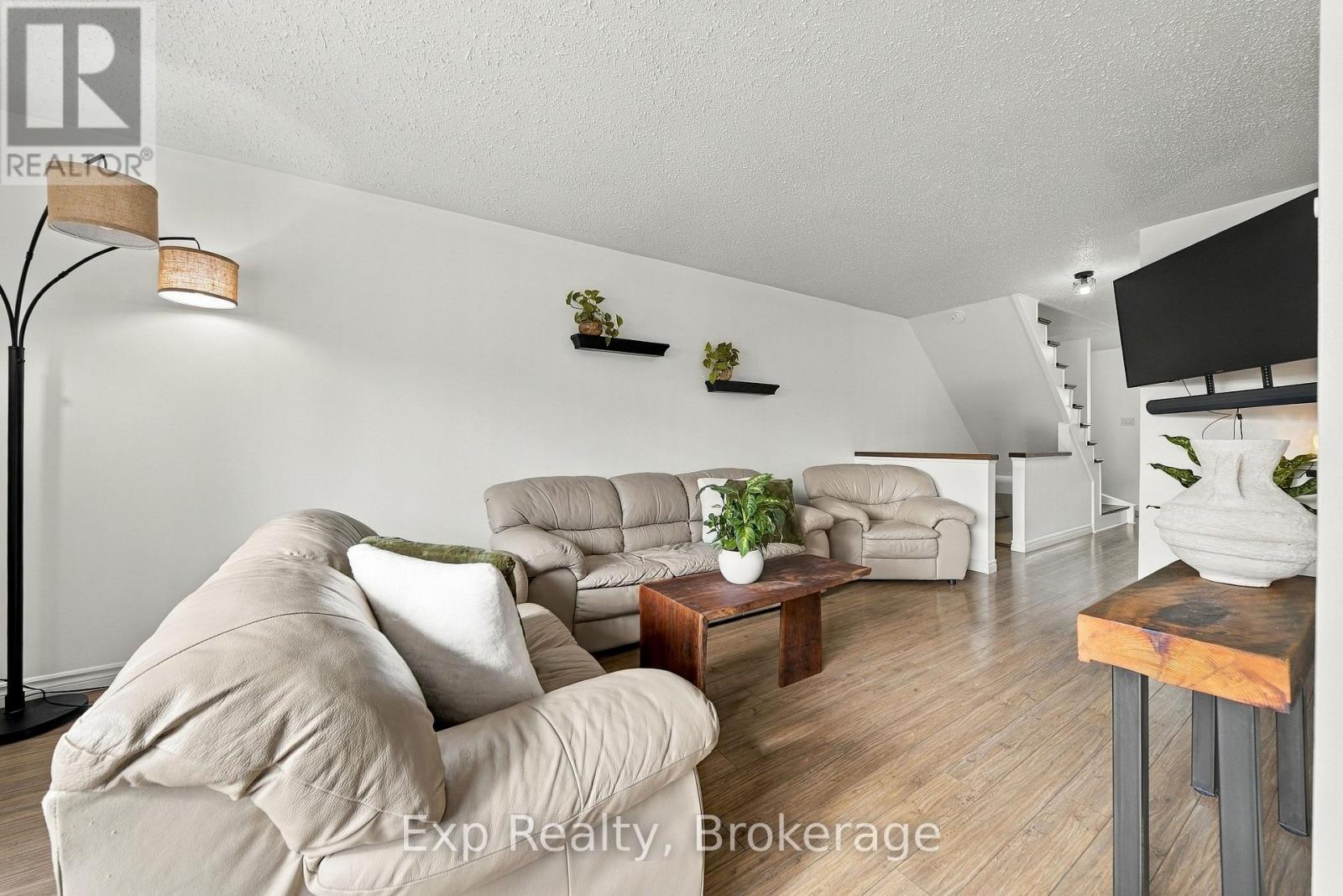 D - 50 Cascade Boulevard Property Photo 10