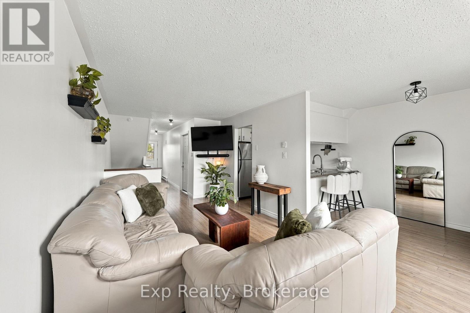 D - 50 Cascade Boulevard Property Photo 13