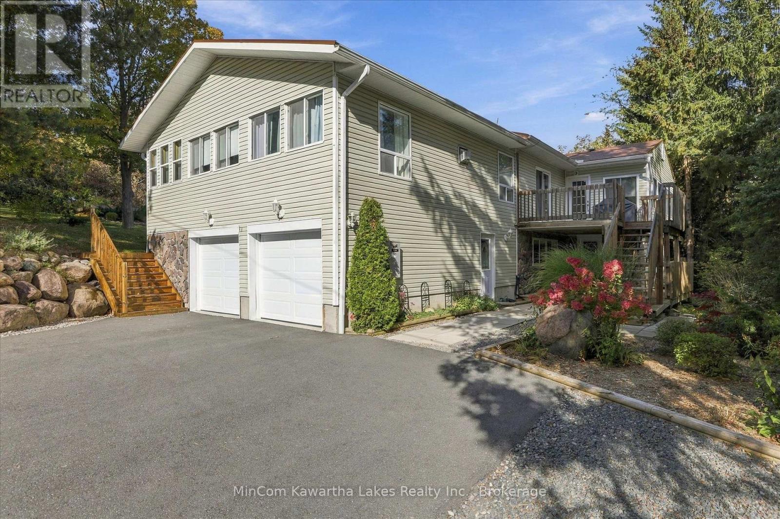 572 Fallis Line Property Photo 3