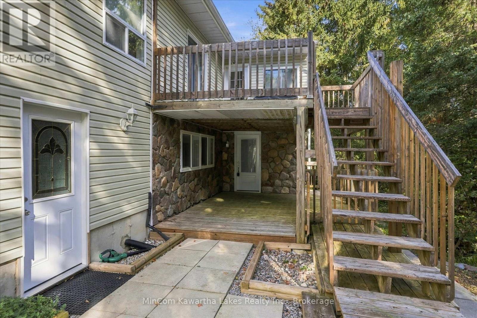572 Fallis Line Property Photo 4