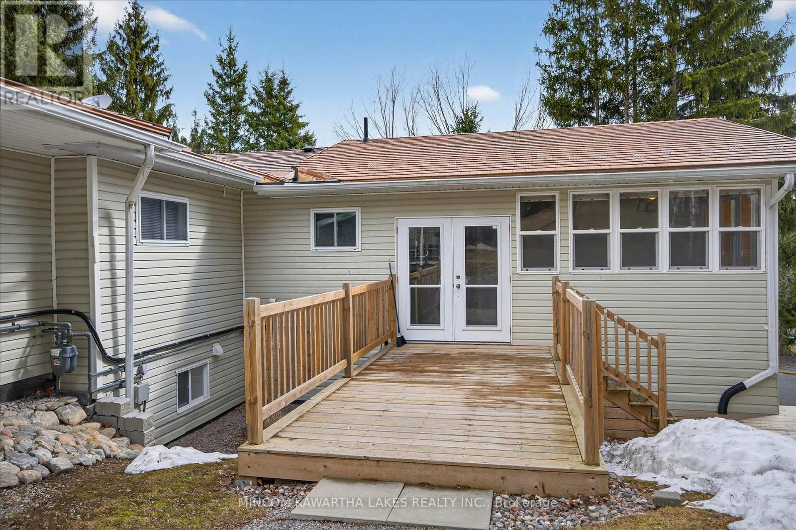 572 Fallis Line Property Photo 5