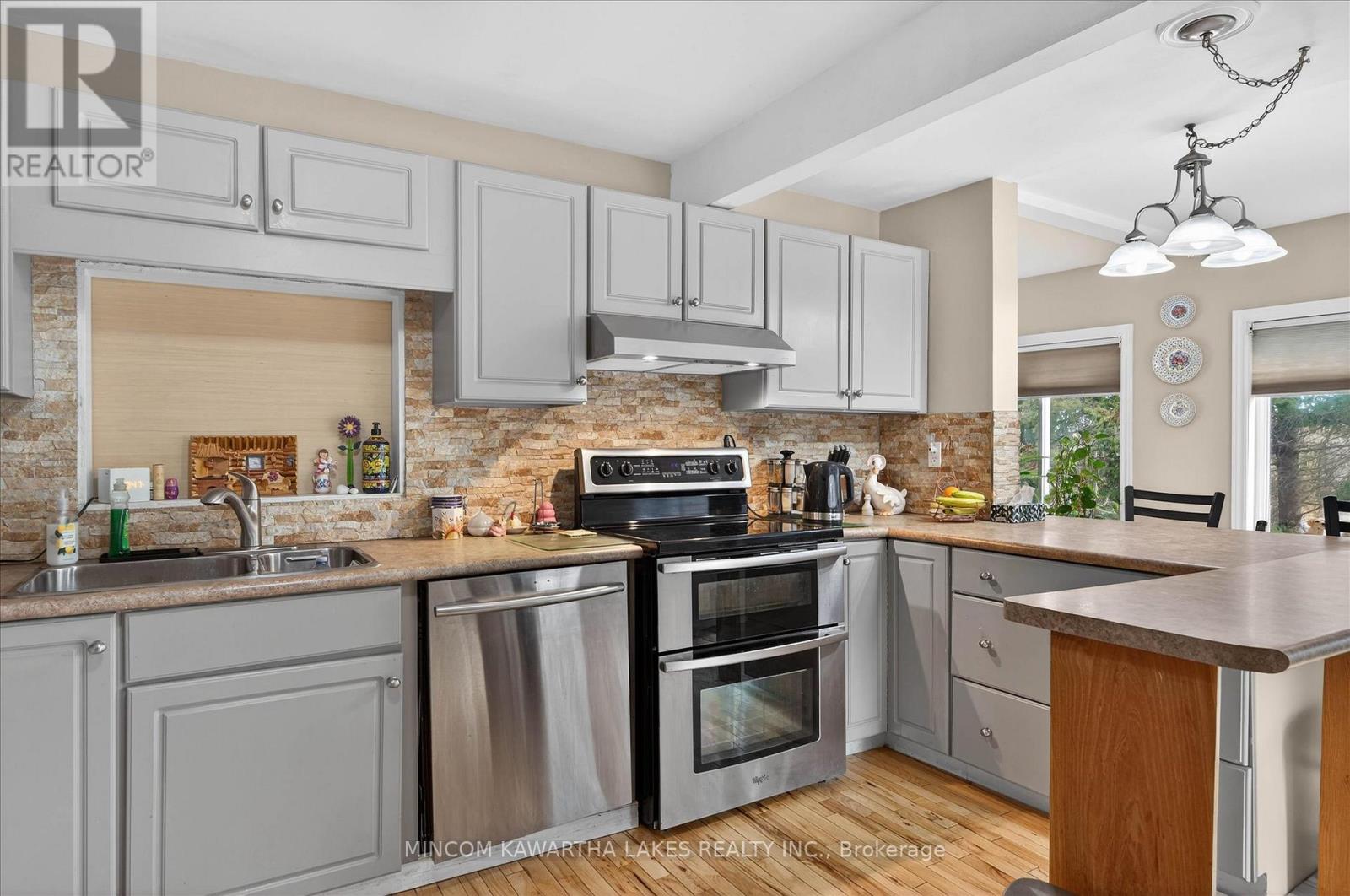 572 Fallis Line Property Photo 10