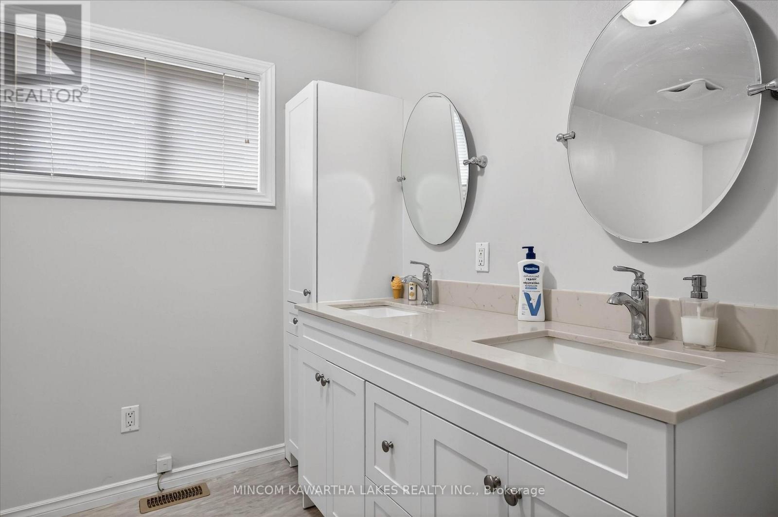 572 Fallis Line Property Photo 14