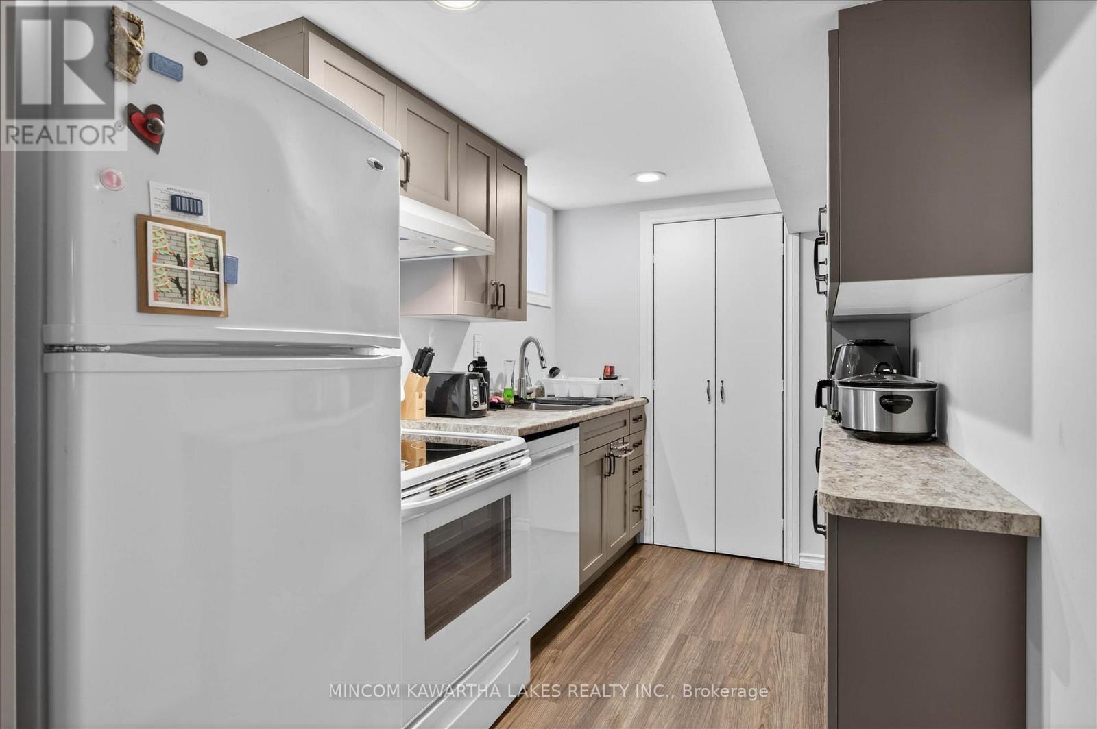 572 Fallis Line Property Photo 38