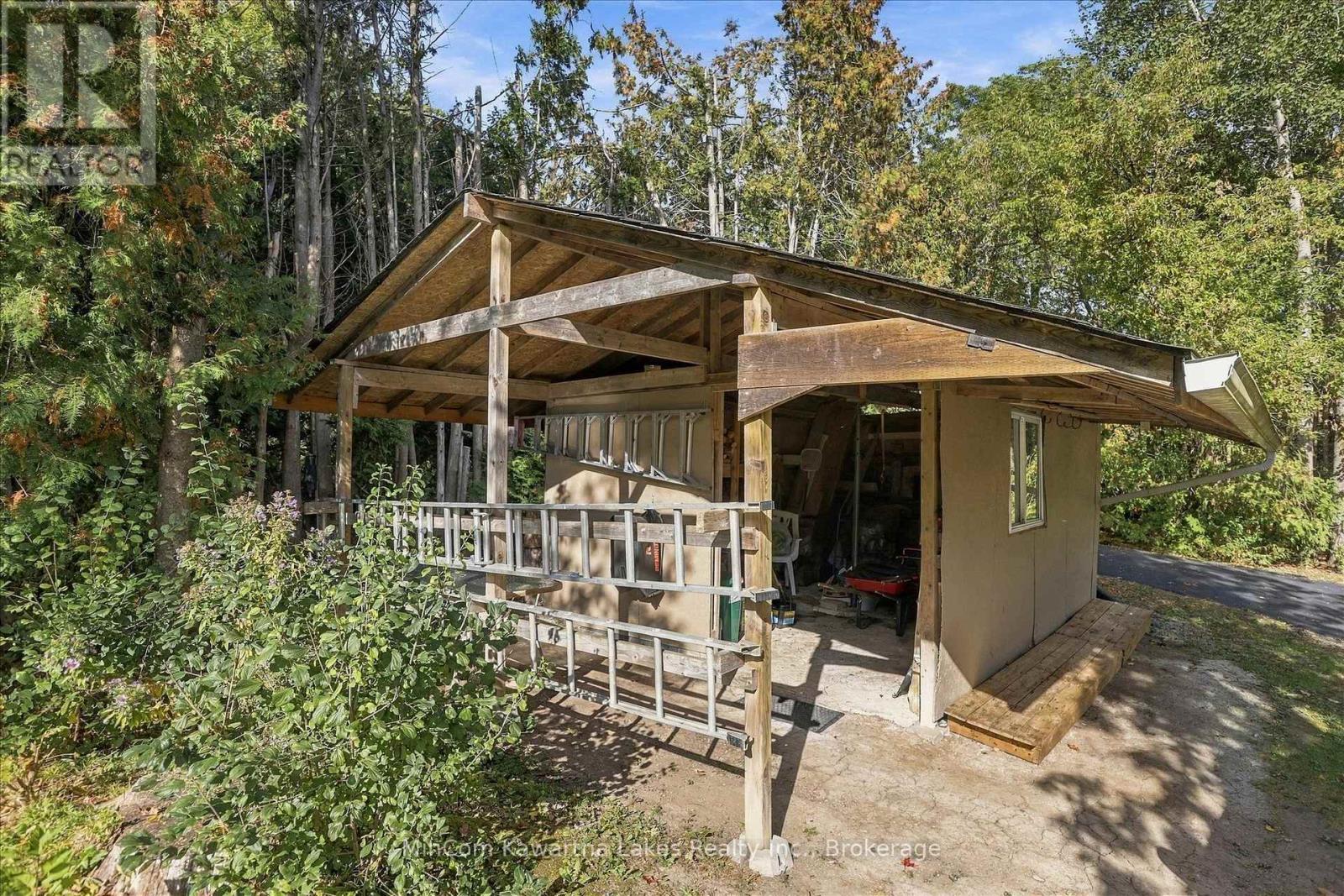 572 Fallis Line Property Photo 46