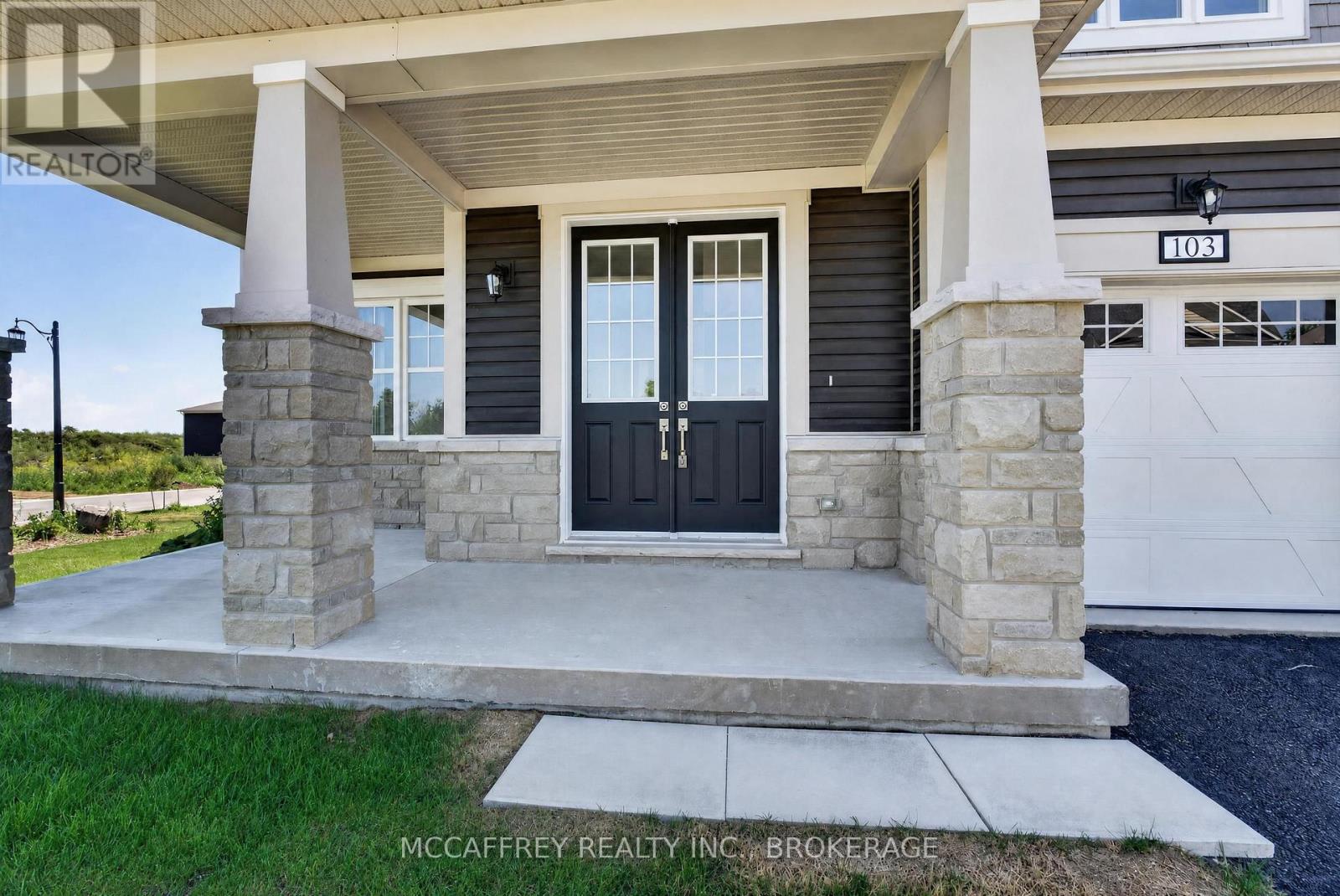 103 Gildersleeve Boulevard Property Photo 2