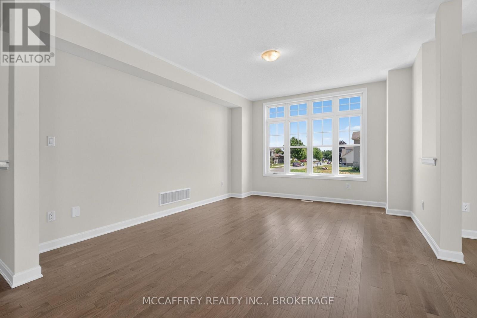 103 Gildersleeve Boulevard Property Photo 6