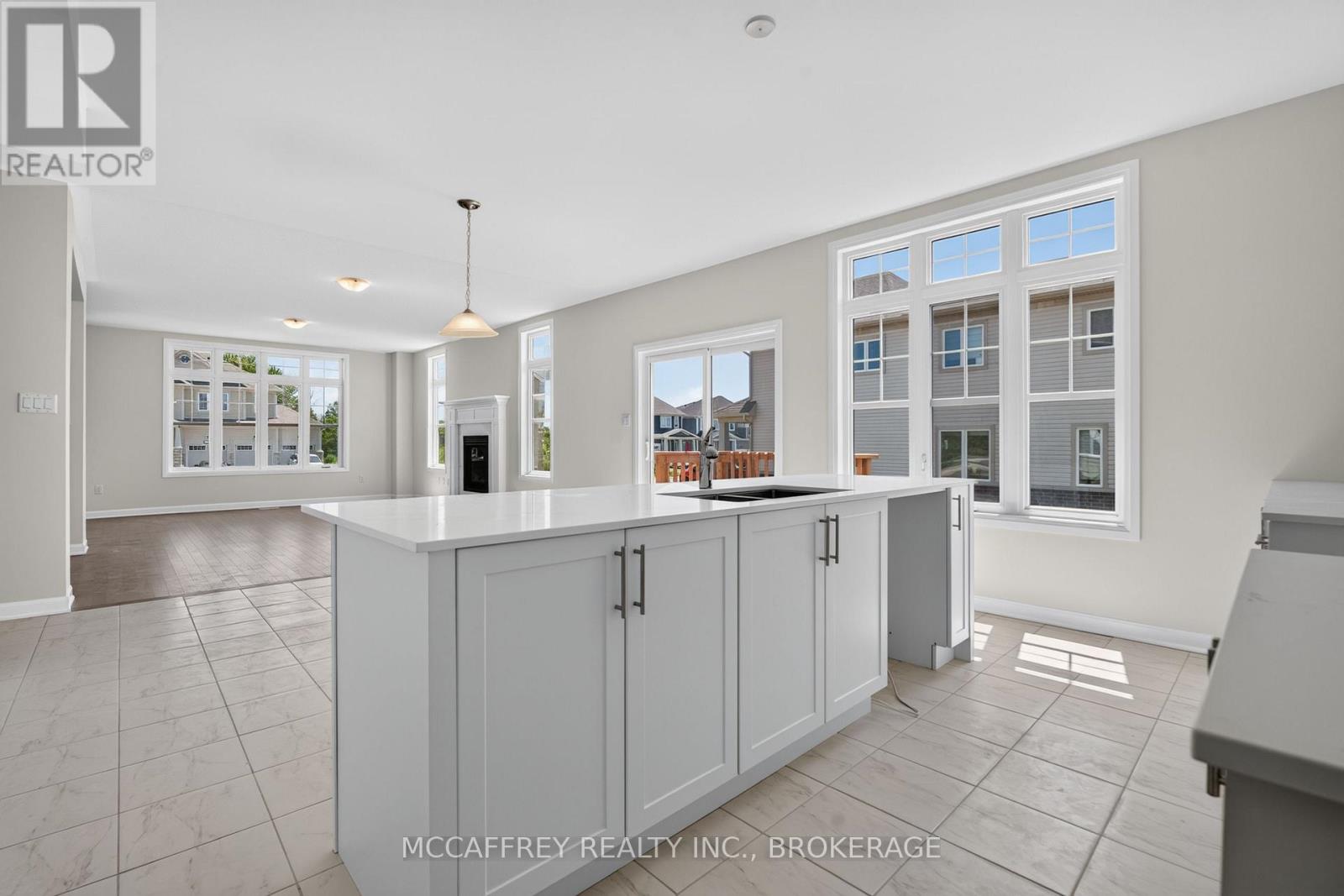 103 Gildersleeve Boulevard Property Photo 18