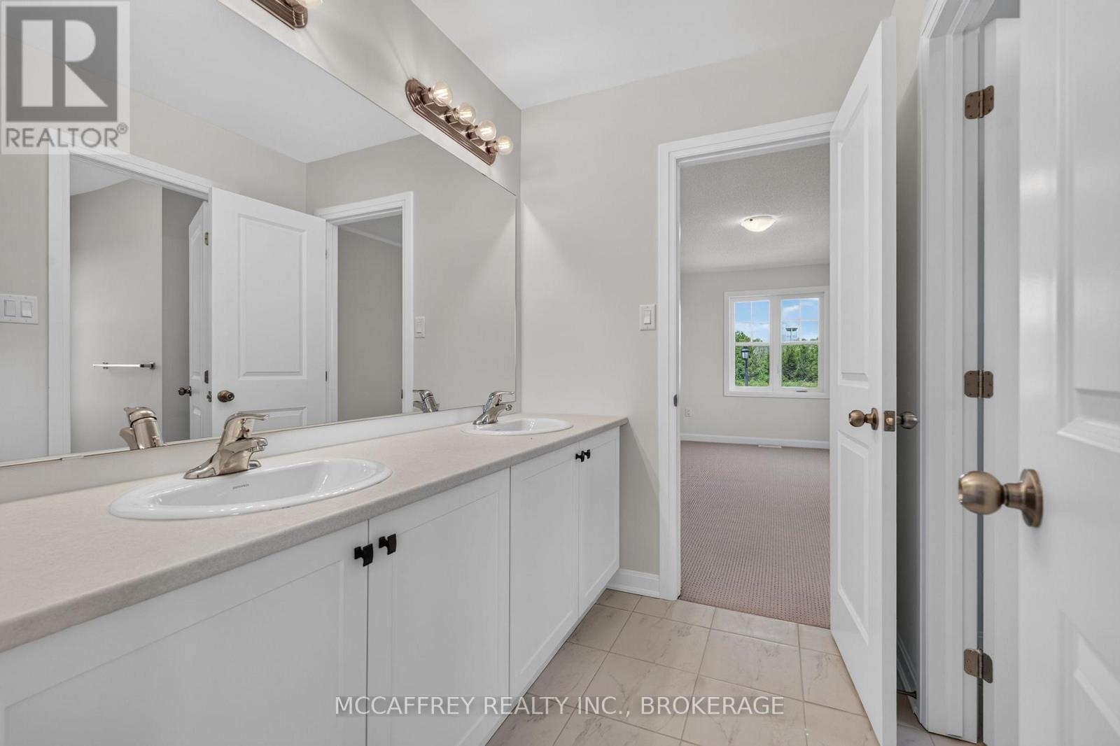 103 Gildersleeve Boulevard Property Photo 32