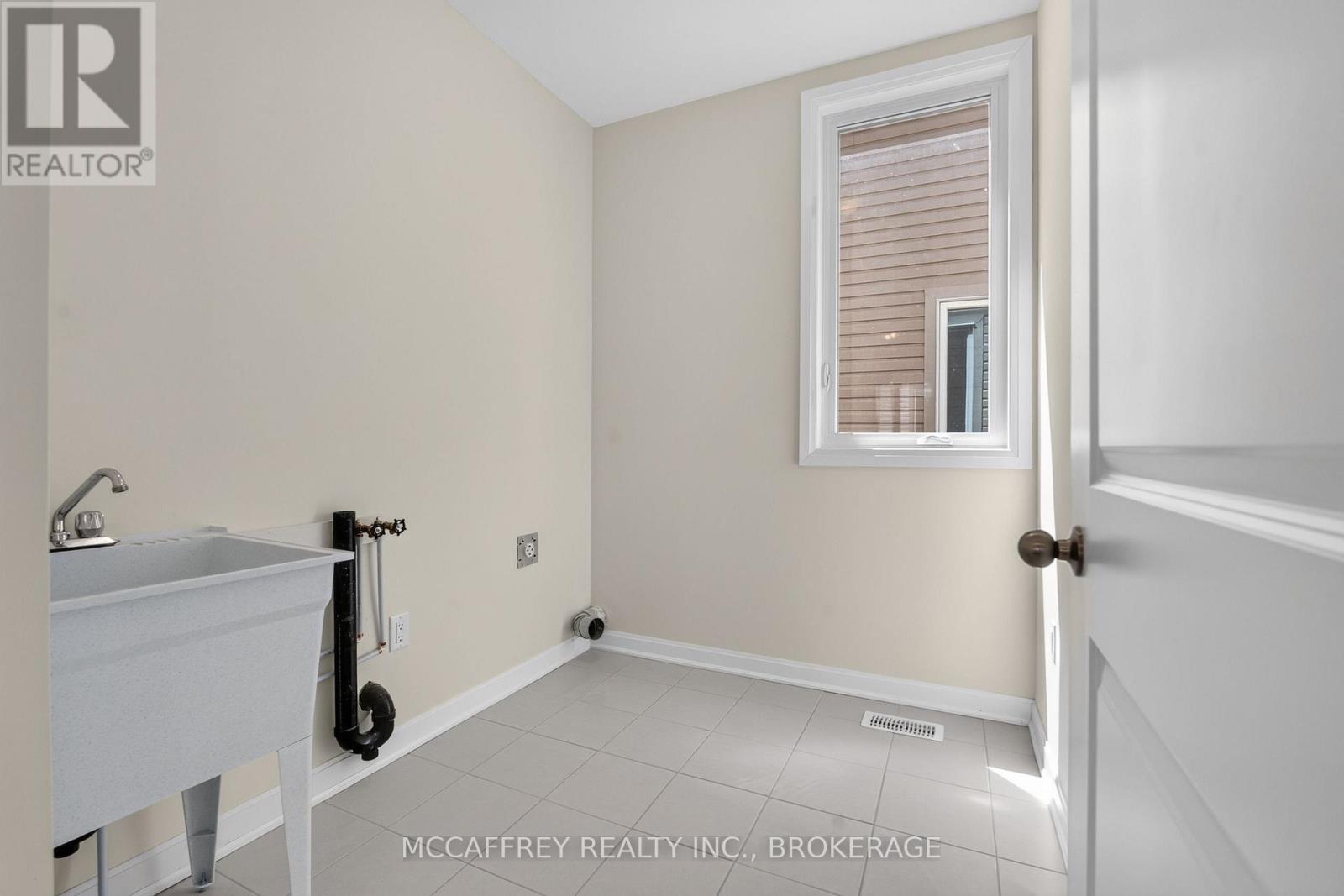 117 Windermere Boulevard Property Photo 21