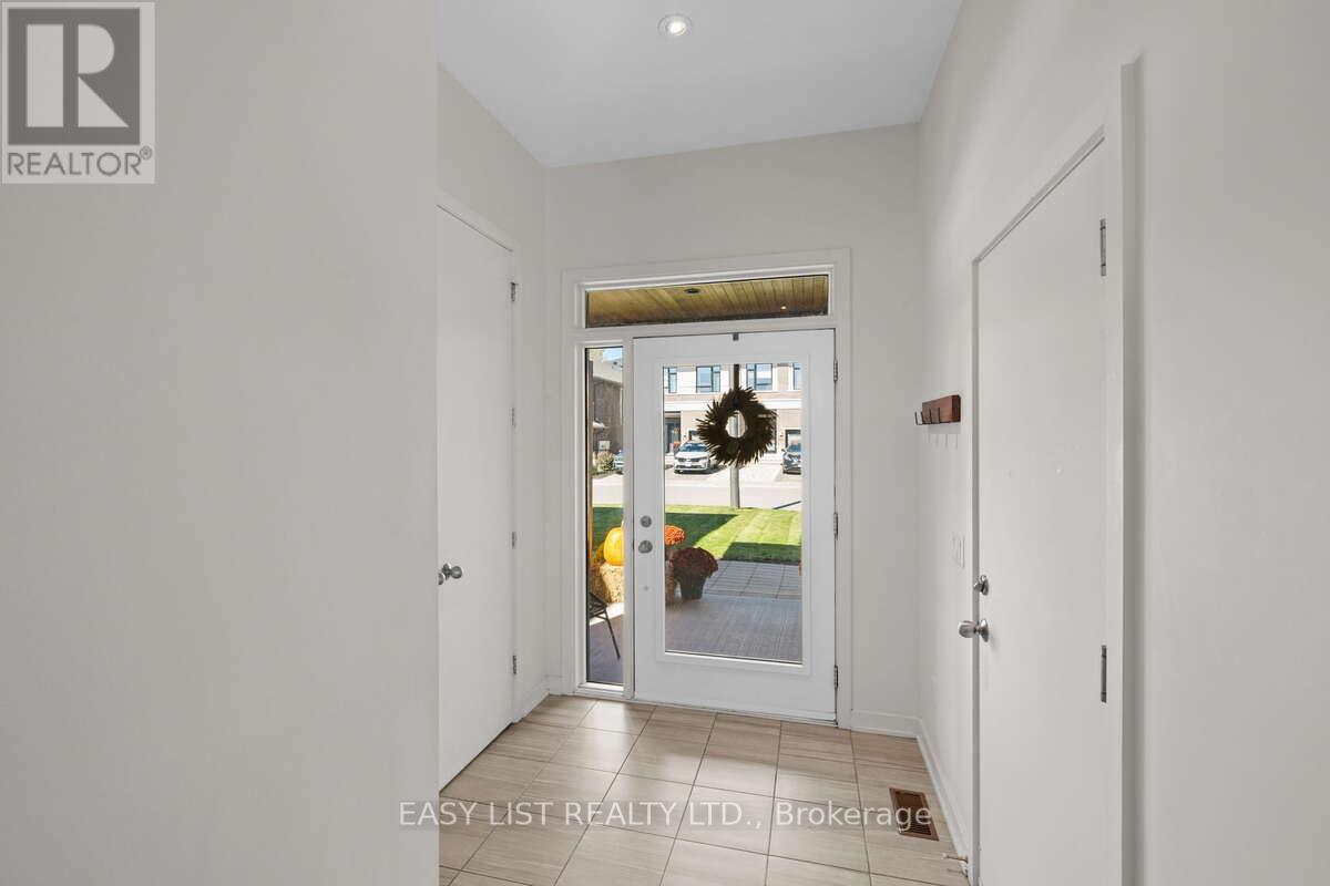 775 Carnelian Crescent Property Photo 6
