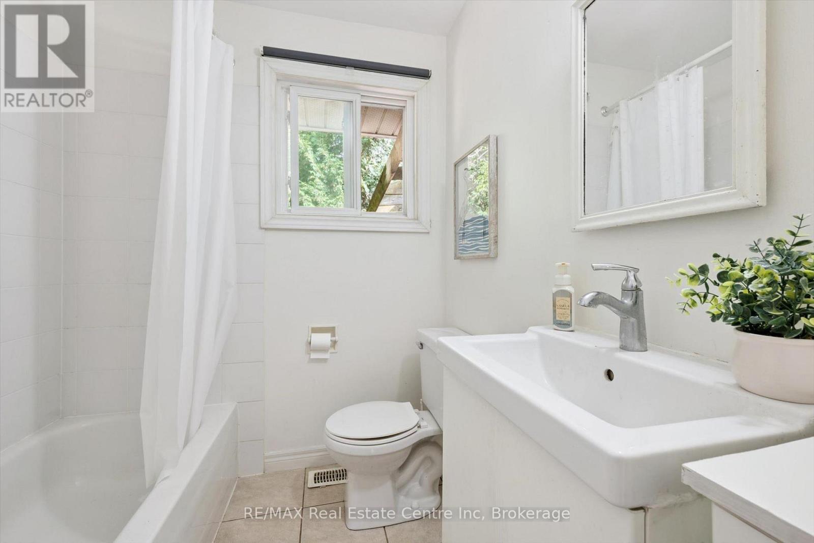 277 Kathleen Street Property Photo 10