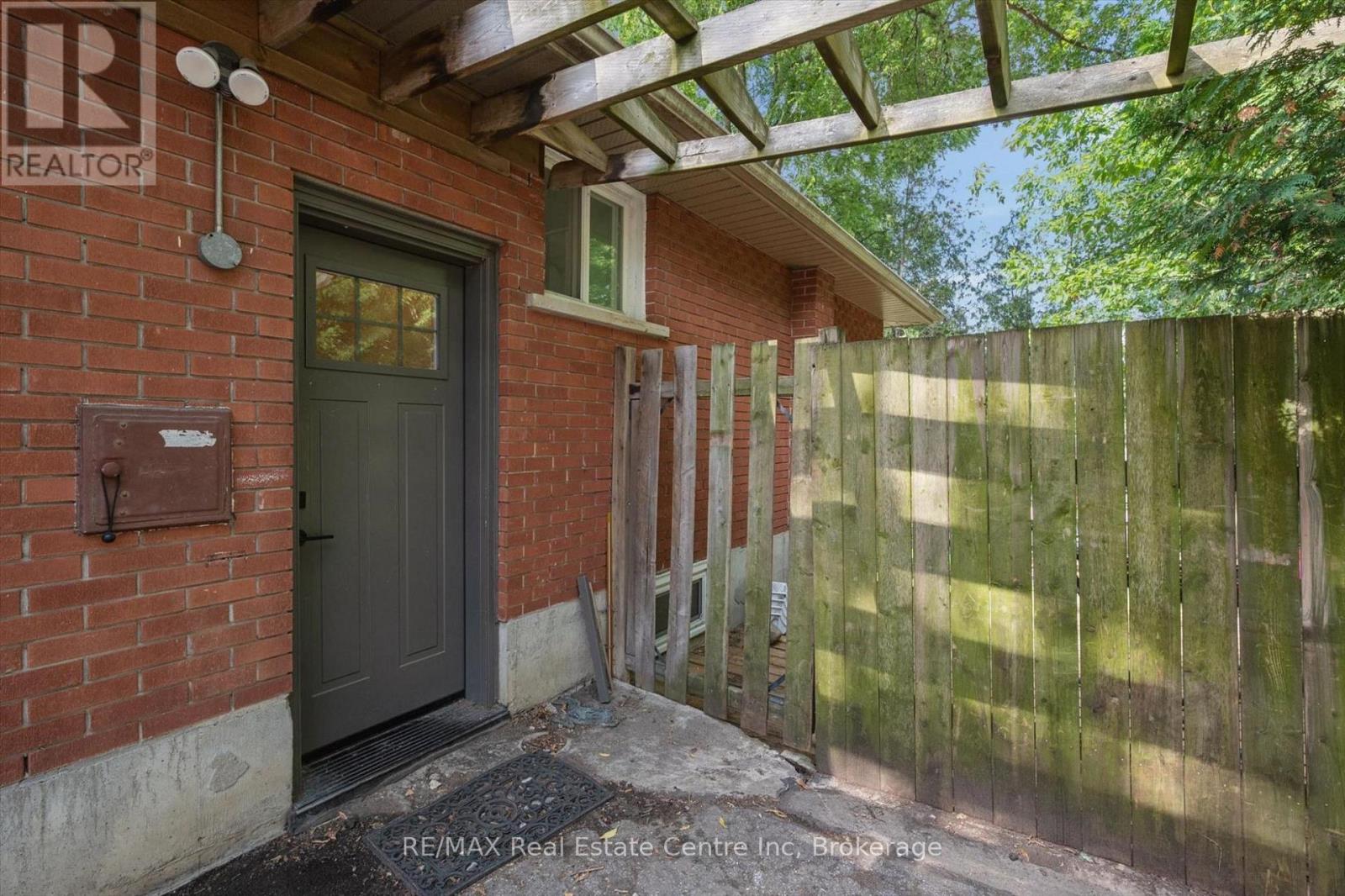 277 Kathleen Street Property Photo 13