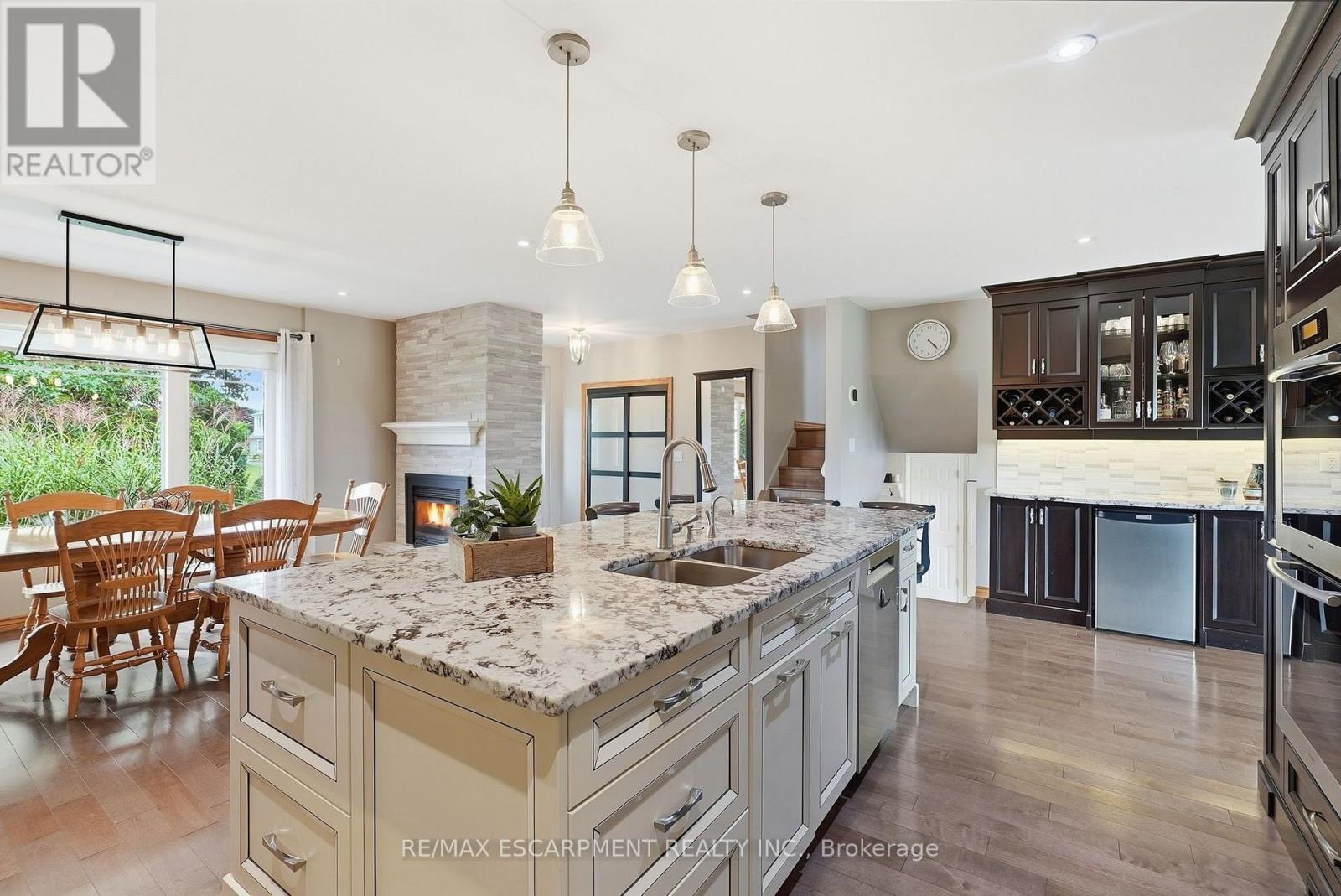 826 Millgrove Side Road Property Photo 11