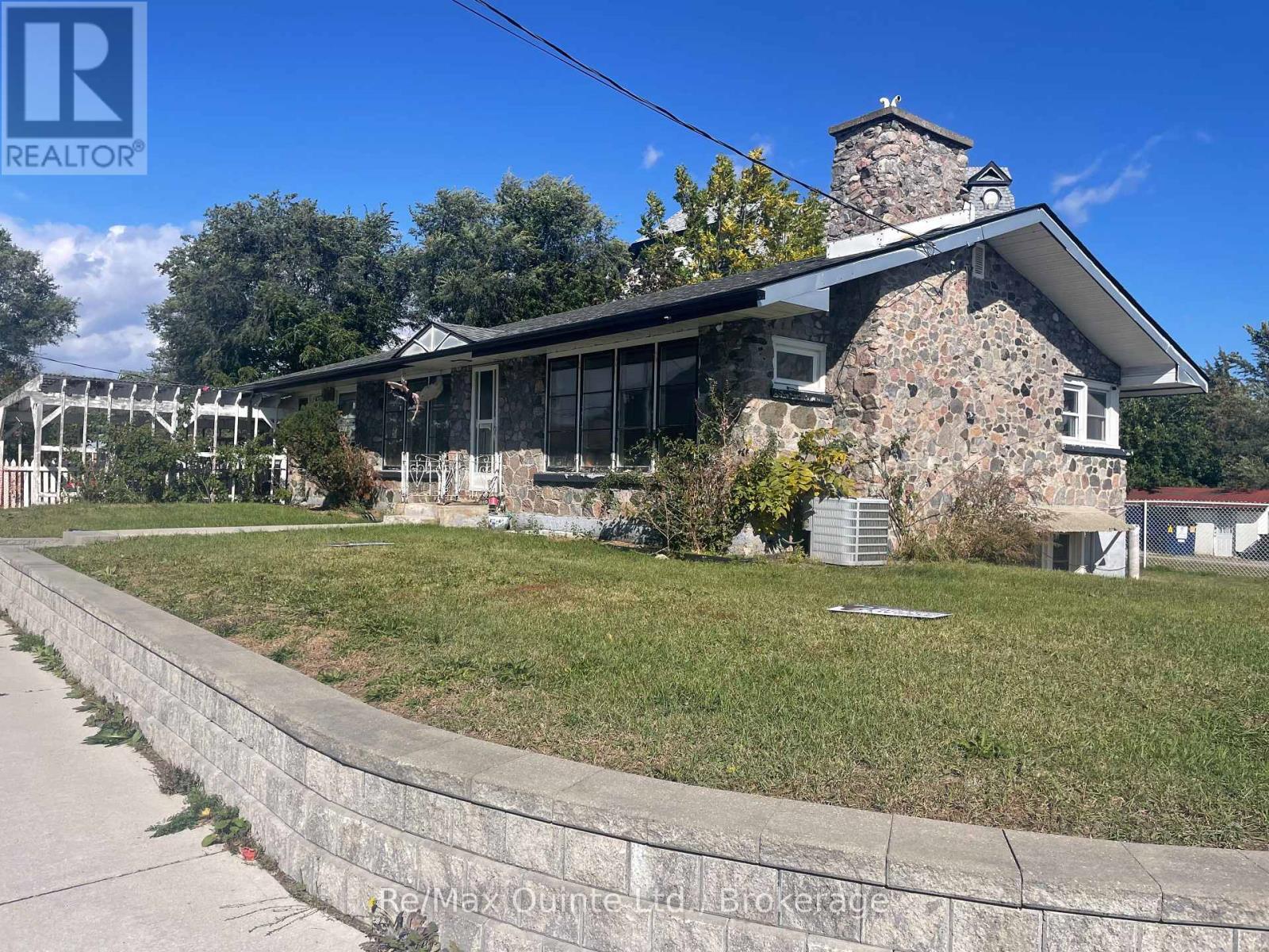 1 Lorne Avenue Property Photo 2