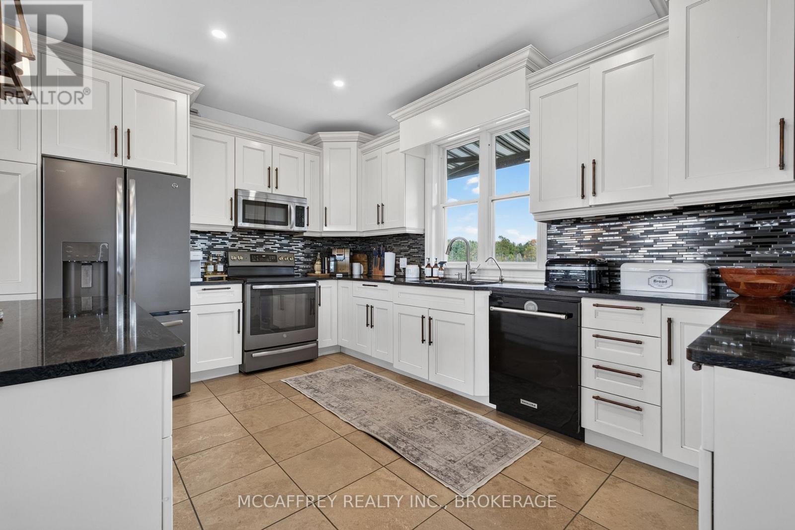 4012 Sydenham Road Property Photo 13
