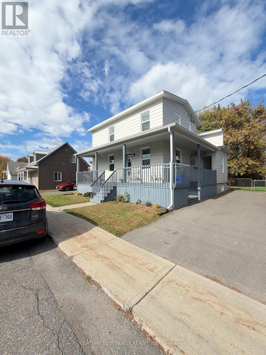 A - 346 Rue Telegraph Road Property Photo 1