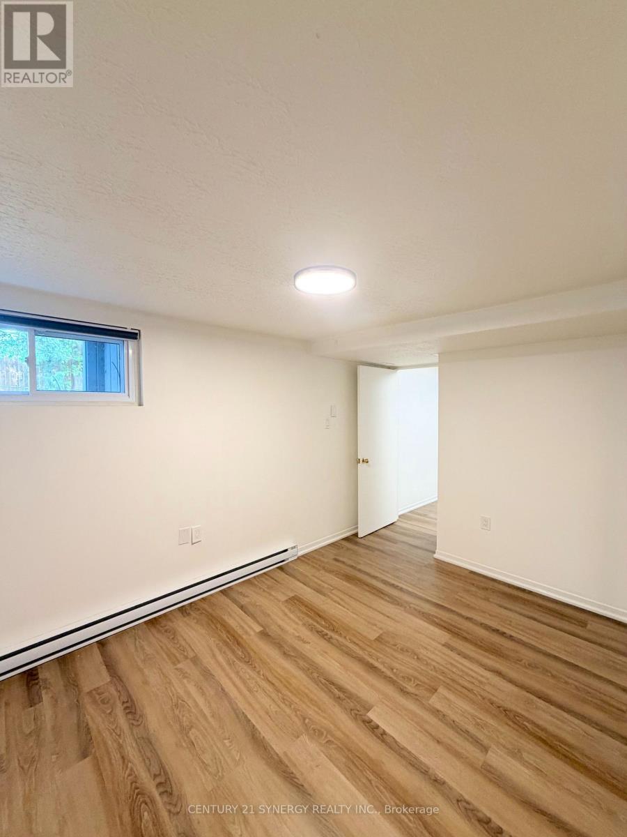 A - 346 Rue Telegraph Road Property Photo 10