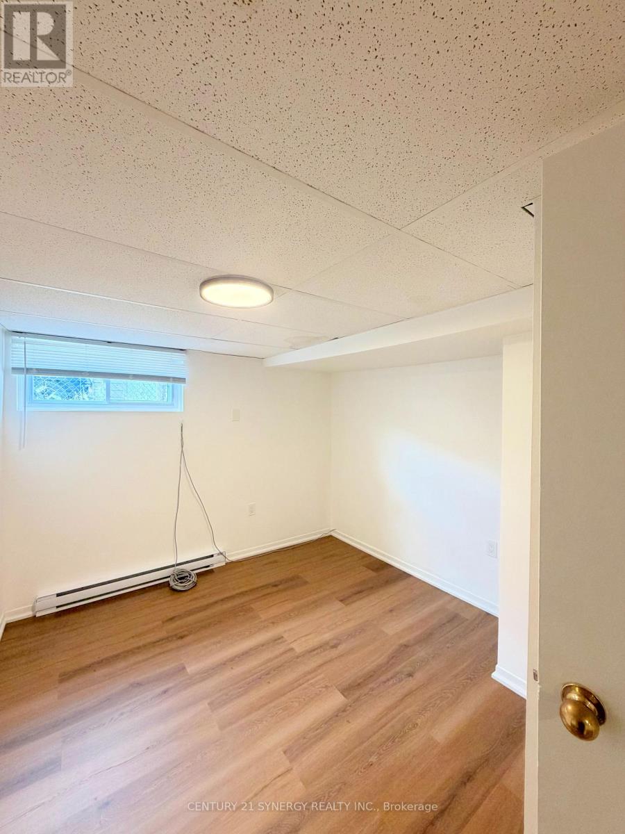 A - 346 Rue Telegraph Road Property Photo 15