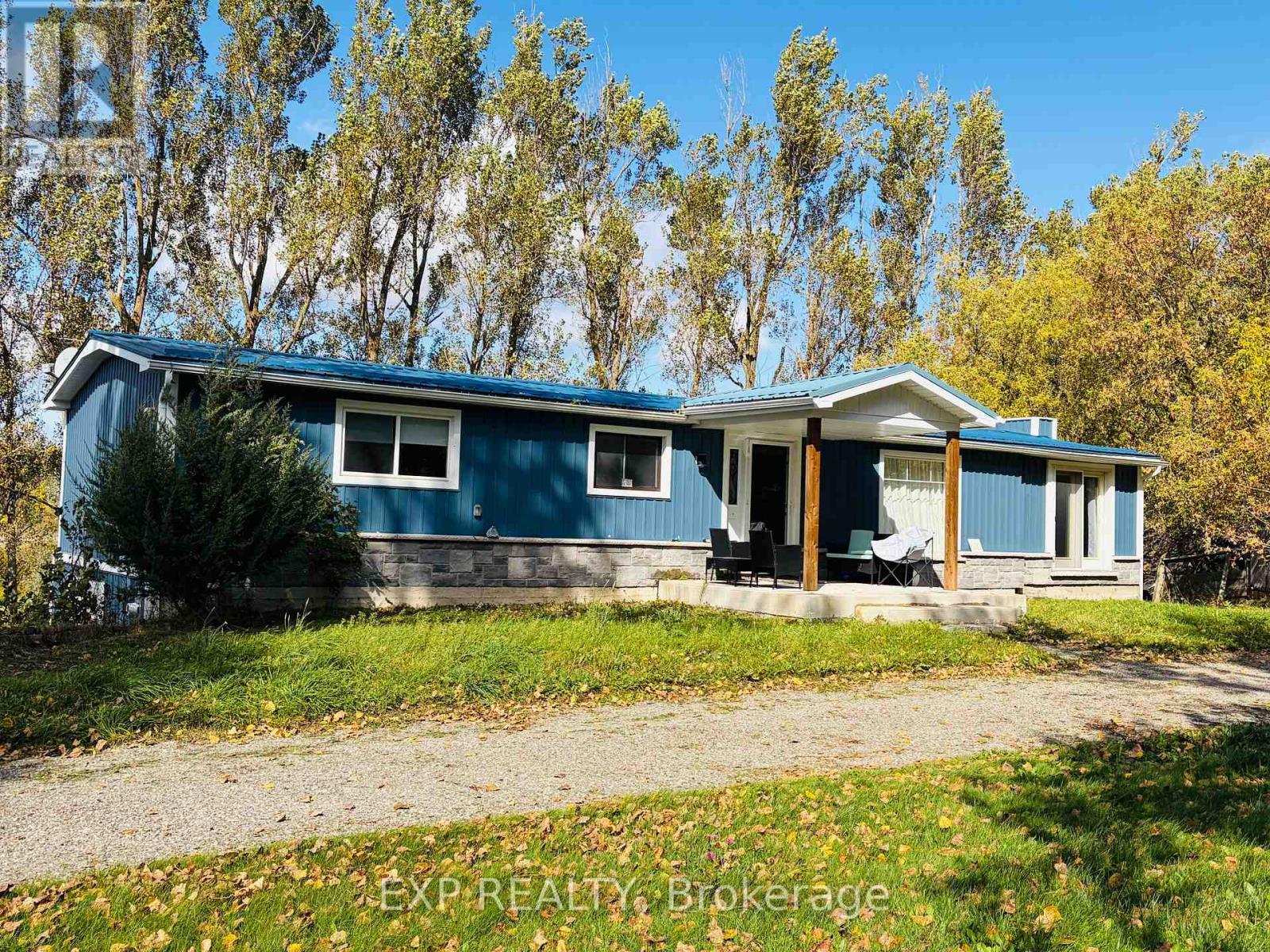 485525 30th Side Road S Property Photo 3