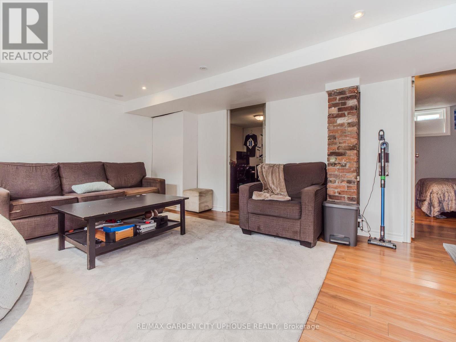 2 Treeview Place Property Photo 12