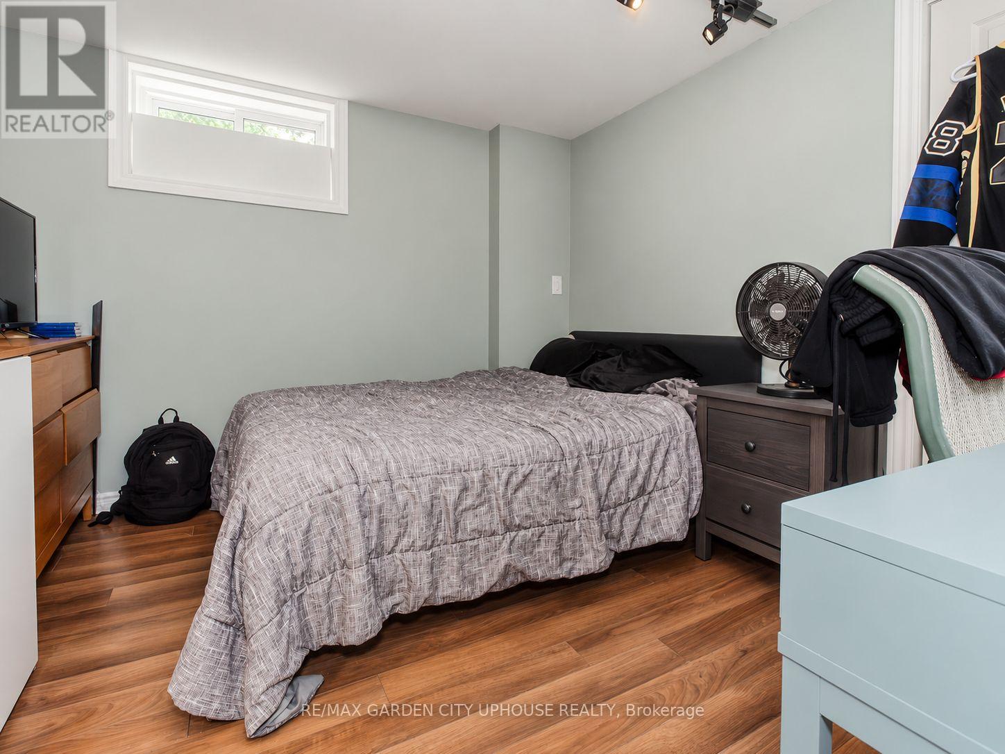 2 Treeview Place Property Photo 14