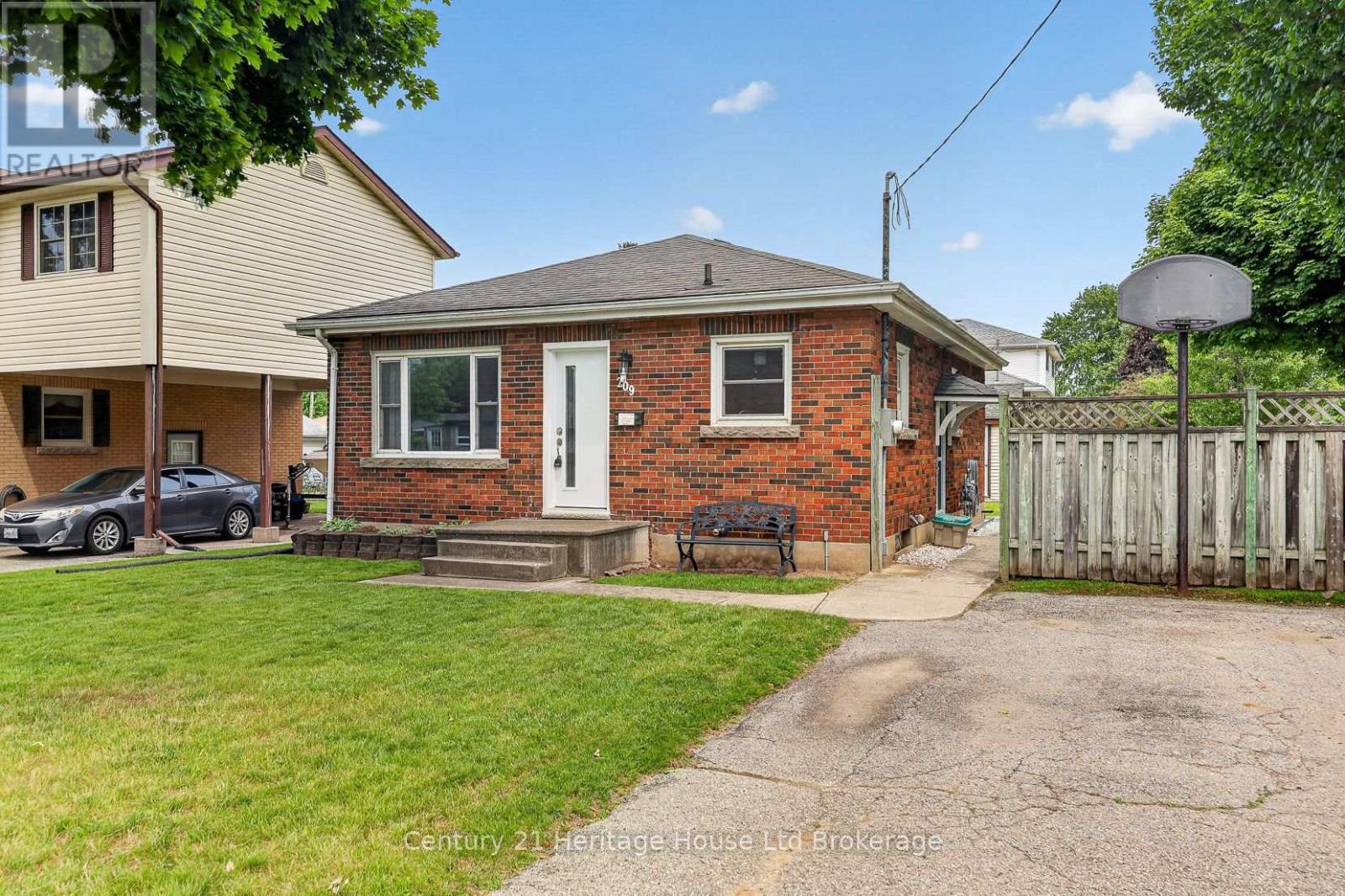 209 Butler Street Property Photo 1