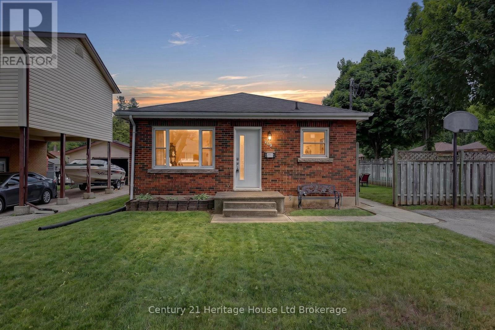 209 Butler Street Property Photo 6