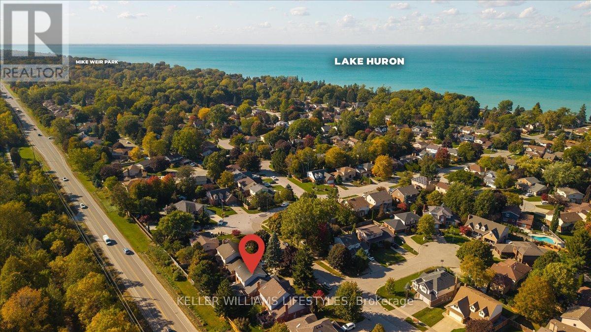 1879 Westgrove Drive Property Photo 3