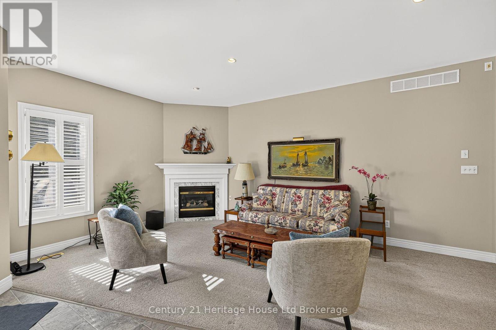 796 Springbank Avenue N Property Photo 19