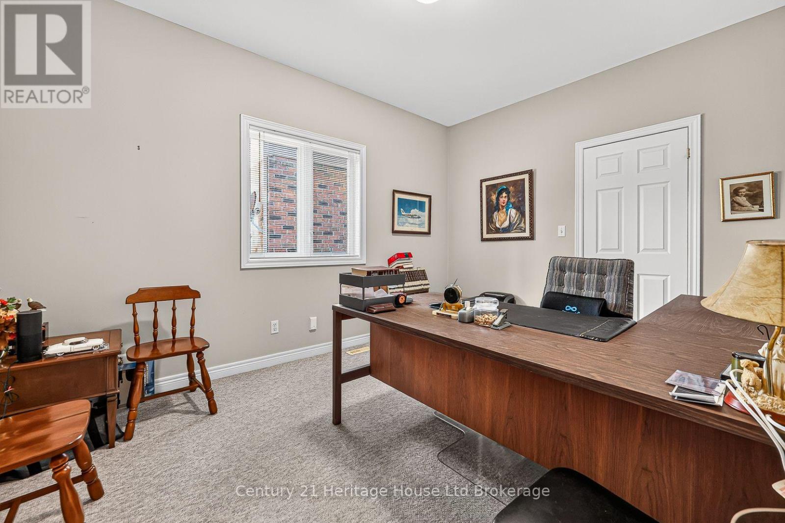 796 Springbank Avenue N Property Photo 26