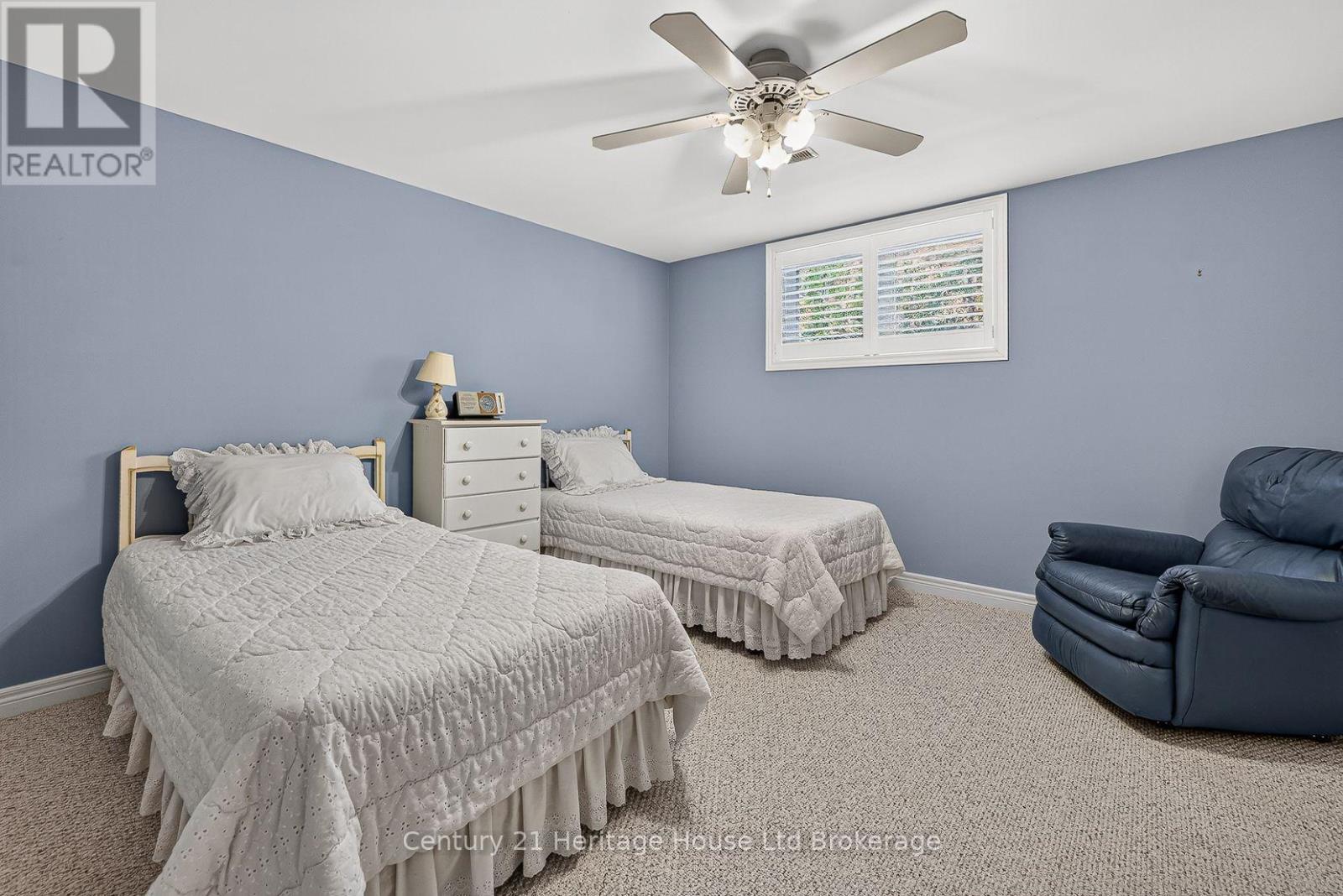 796 Springbank Avenue N Property Photo 34