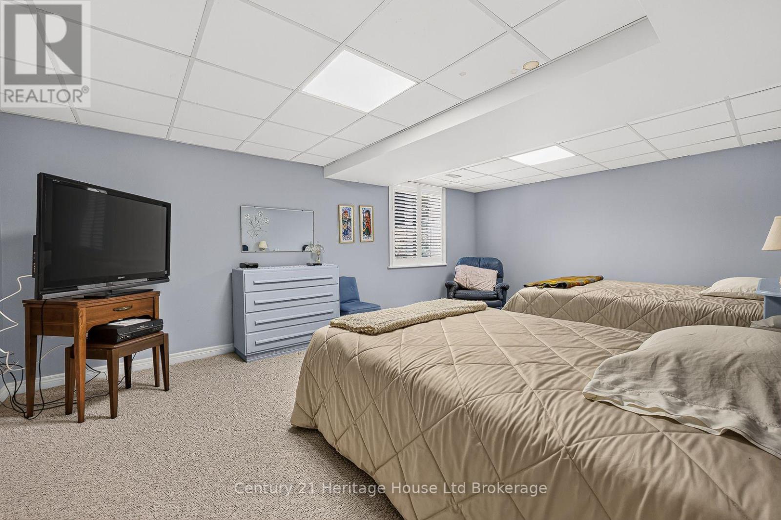 796 Springbank Avenue N Property Photo 37
