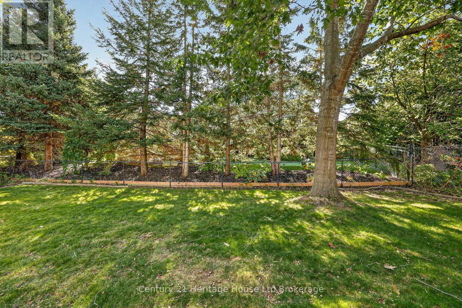 796 Springbank Avenue N Property Photo 45
