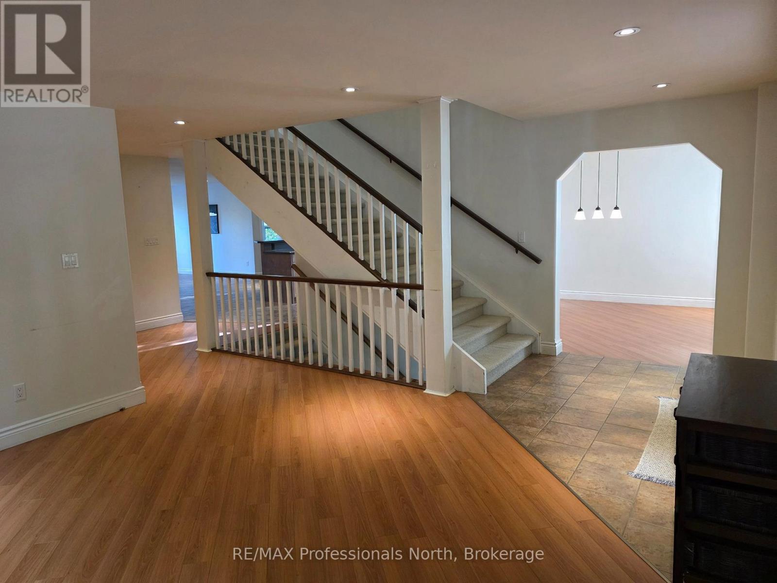 317 Falcon Road Property Photo 5