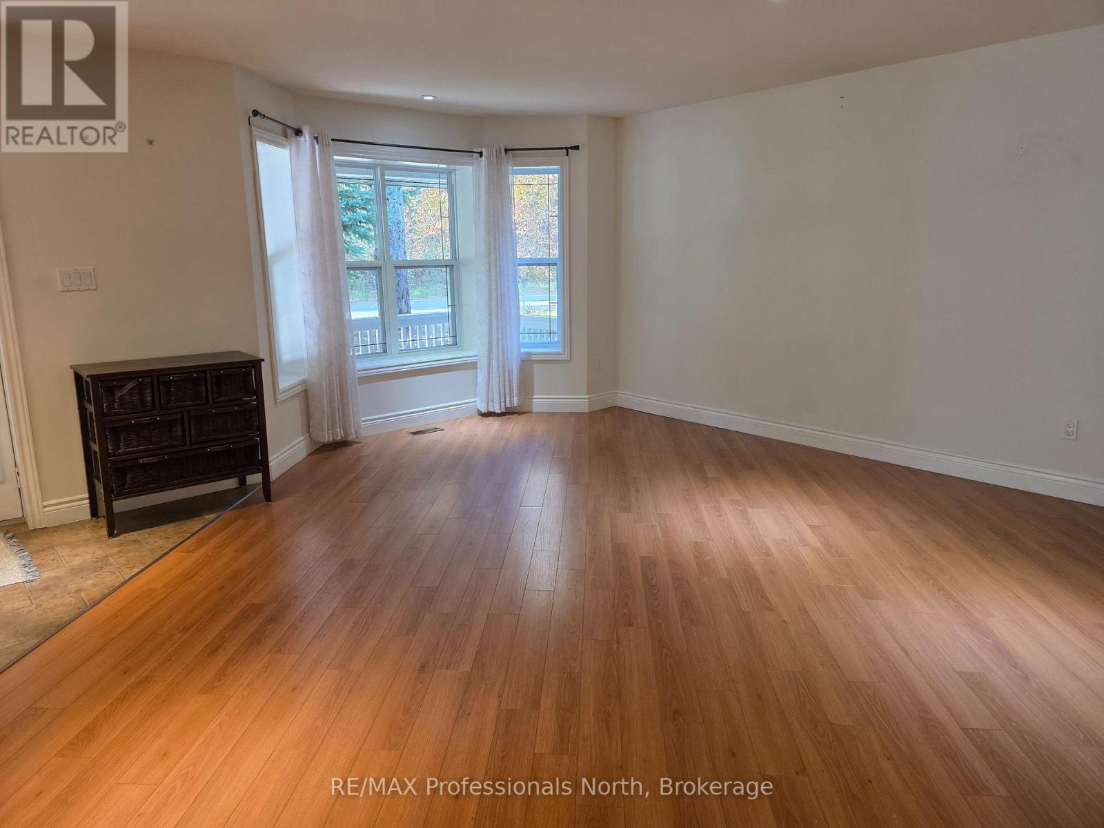 317 Falcon Road Property Photo 6