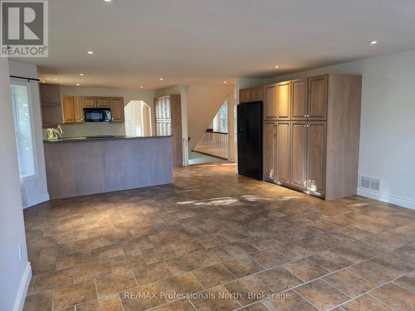 317 Falcon Road Property Photo 9