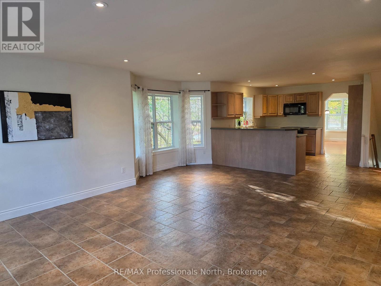 317 Falcon Road Property Photo 14